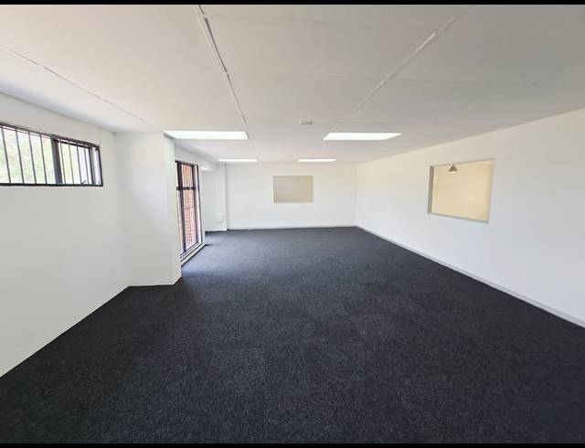 363M² WAREHOUSE TO LET IN OLIVEDALE